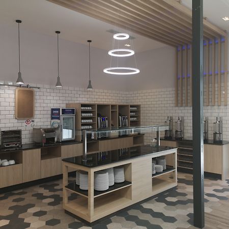 Holiday Inn Express Madrid Leganes By Ihg Exterior photo