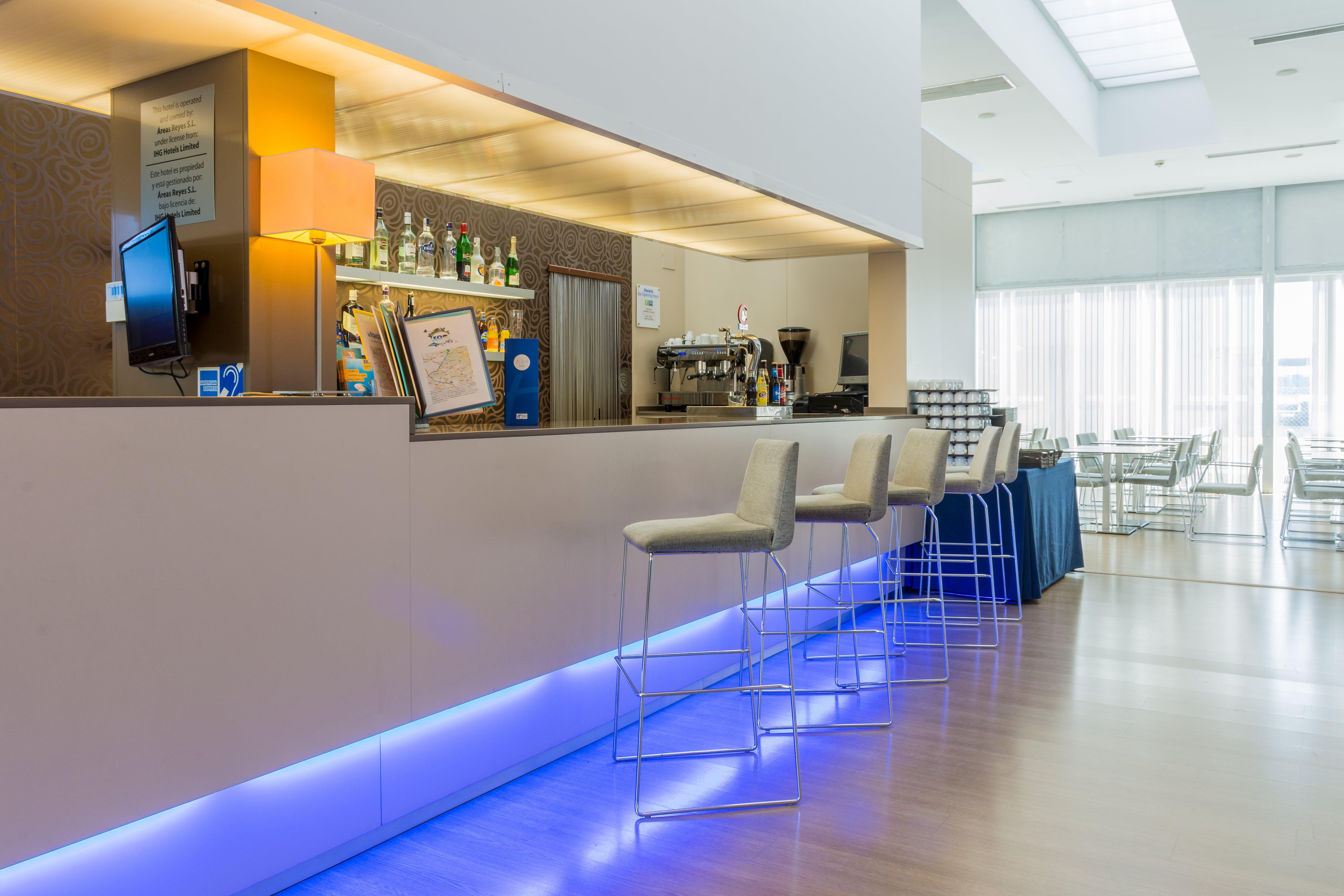Holiday Inn Express Madrid Leganes By Ihg Exterior photo