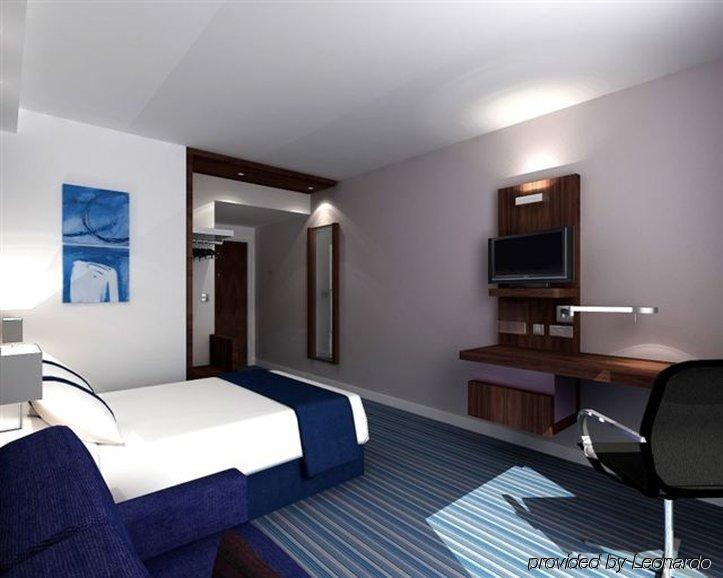 Holiday Inn Express Madrid Leganes By Ihg Room photo