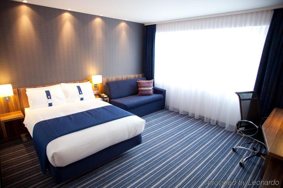 Holiday Inn Express Madrid Leganes By Ihg Exterior photo